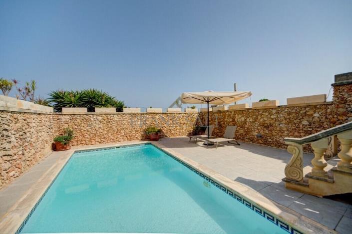 Image No.31-4 Bed Townhouse for sale