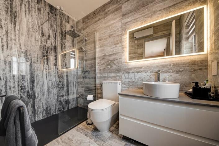 Image No.24-3 Bed Penthouse for sale