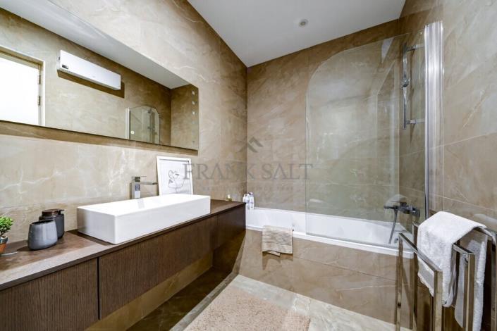 Image No.26-3 Bed Penthouse for sale