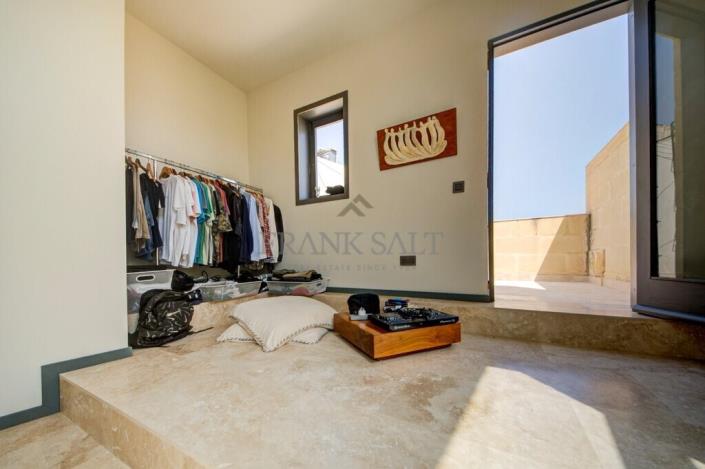 Image No.4-2 Bed Townhouse for sale