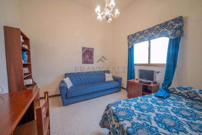 Image No.8-3 Bed Townhouse for sale