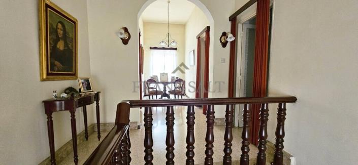 Image No.10-3 Bed Townhouse for sale