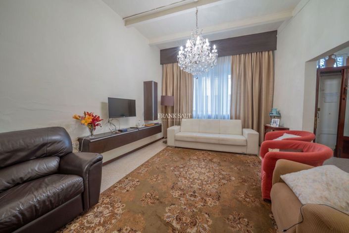 Image No.2-Propriété de 3 chambres à vendre à Luqa