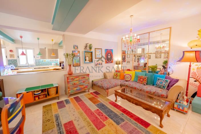 Image No.10-5 Bed Apartment for sale