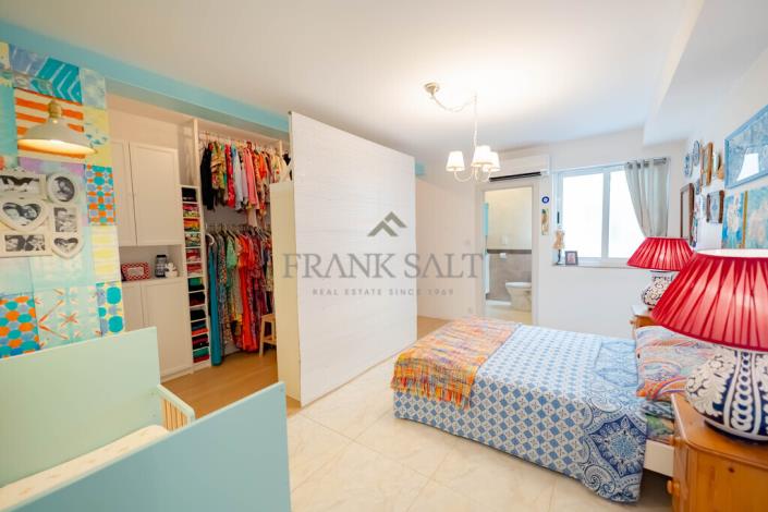 Image No.25-5 Bed Apartment for sale