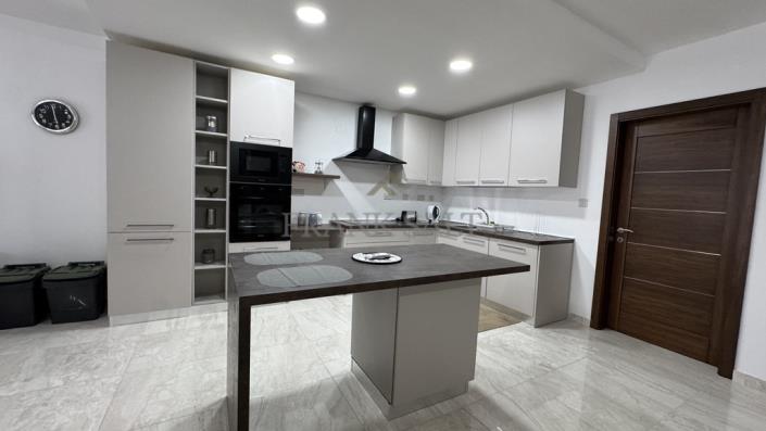 Image No.3-3 Bed Apartment for sale