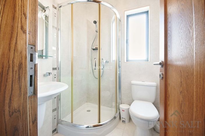Image No.10-3 Bed Property for sale