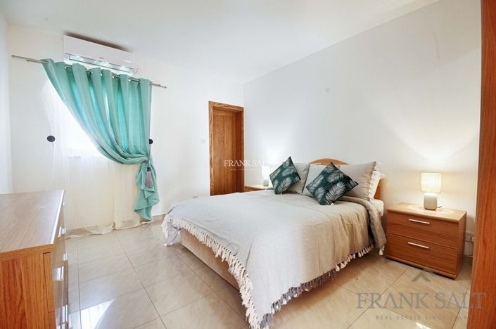 Image No.5-3 Bed Property for sale