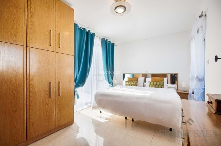 Image No.6-3 Bed Property for sale