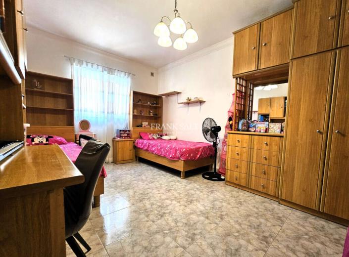 Image No.13-3 Bed Maisonette for sale