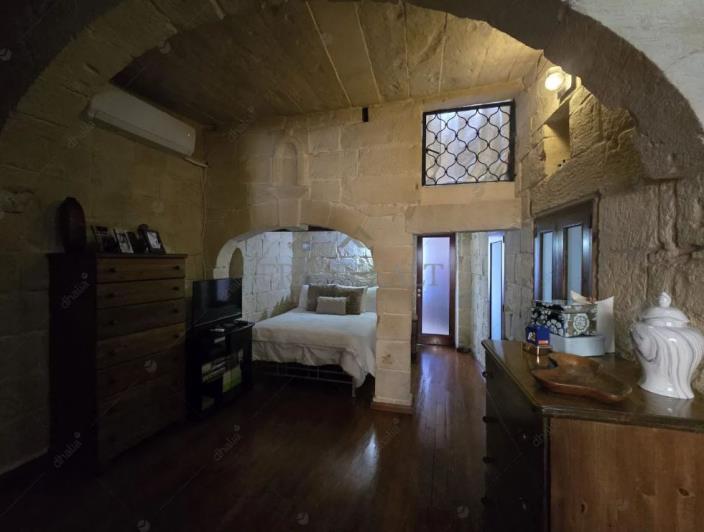 Image No.4-2 Bed Townhouse for sale