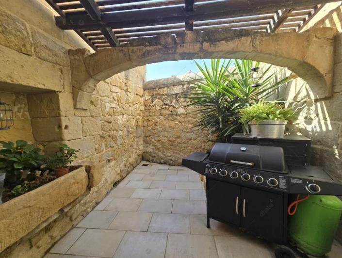 Image No.6-2 Bed Townhouse for sale