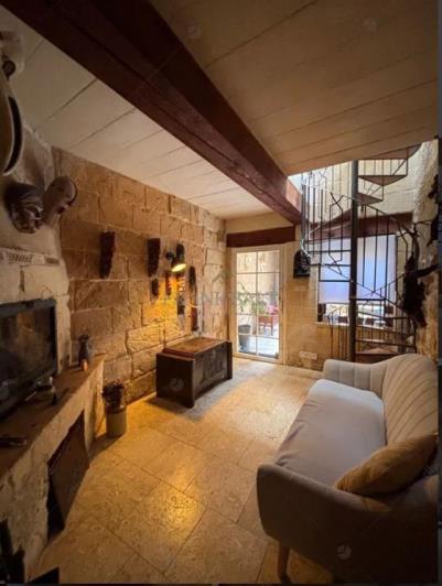 Image No.12-2 Bed Townhouse for sale