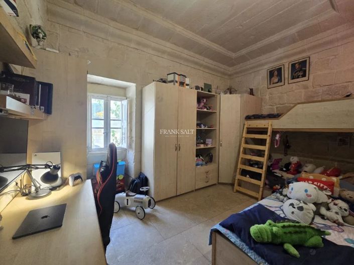 Image No.5-2 Bed Property for sale