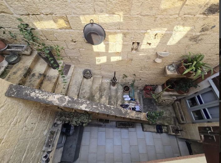 Image No.7-2 Bed Property for sale