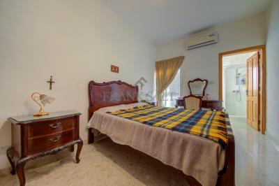 923058_20251014140442084990