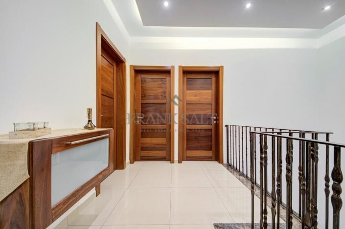 Image No.8-3 Bed Maisonette for sale