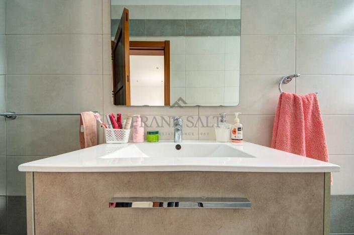 Image No.10-3 Bed Maisonette for sale