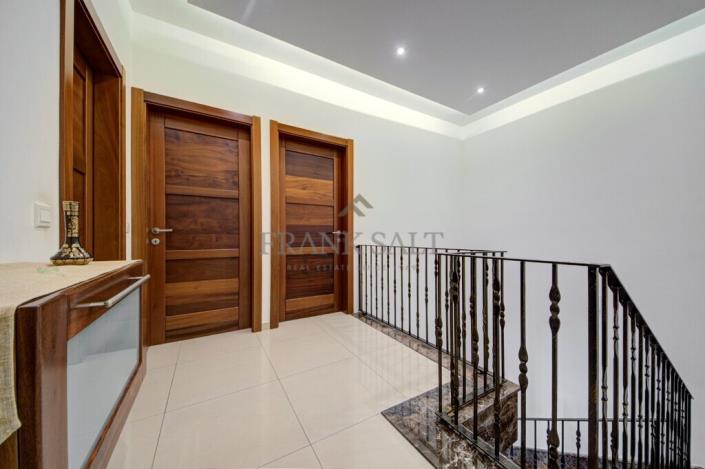 Image No.9-3 Bed Maisonette for sale