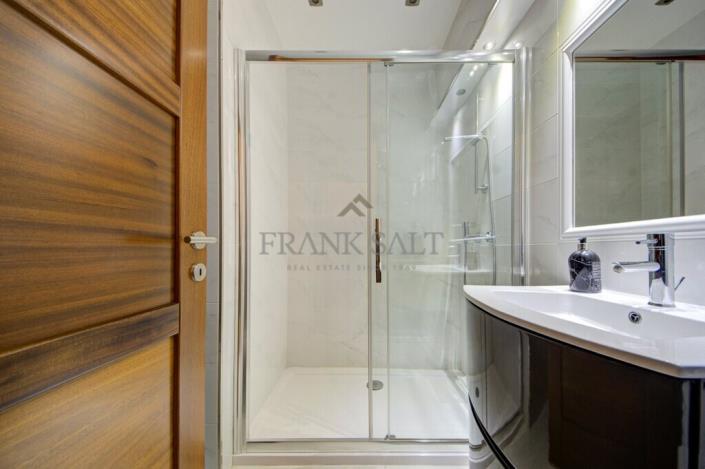 Image No.14-3 Bed Maisonette for sale