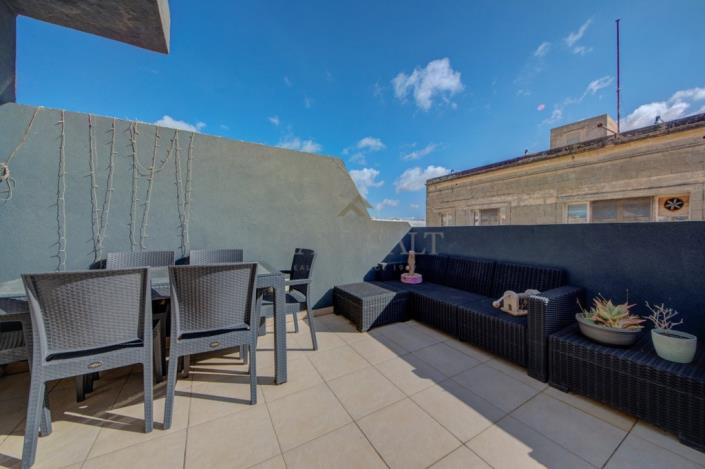 Image No.2-Penthouse de 3 chambres à vendre à Qormi