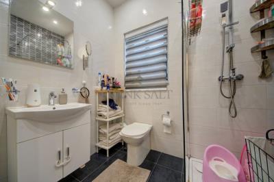 923176_20251023151315196009