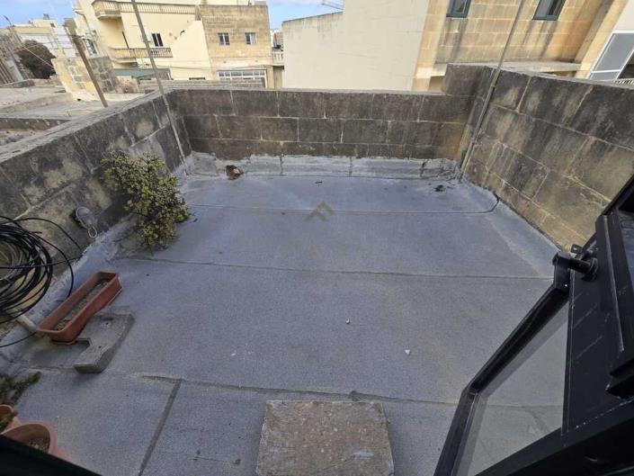 Image No.2-4 Bed Farmhouse for sale