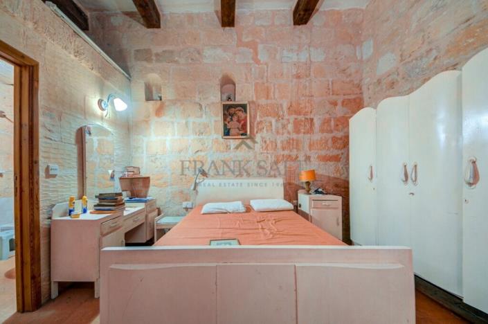 Image No.7-4 Bed Farmhouse for sale