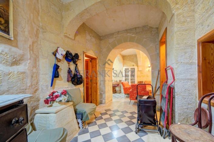 Image No.16-4 Bed Farmhouse for sale