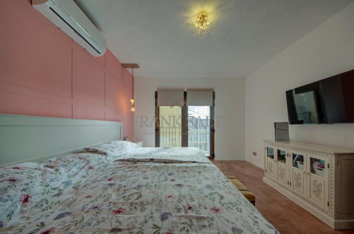 Image No.7-3 Bed Country House for sale