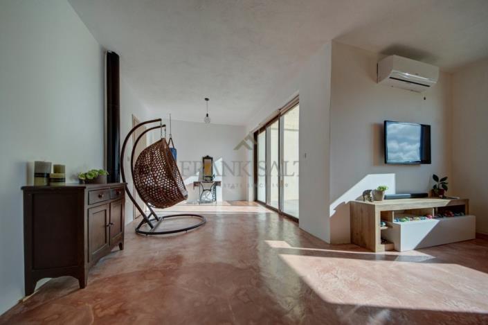 Image No.11-3 Bed Country House for sale