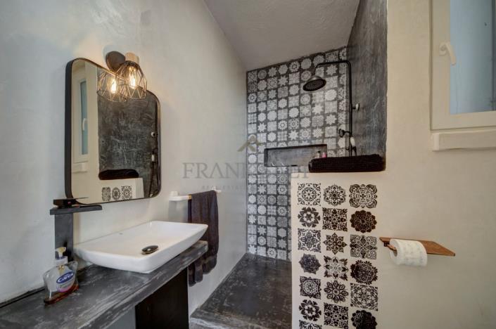 Image No.12-3 Bed Country House for sale