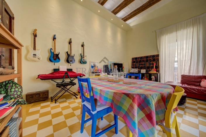 Image No.9-2 Bed Townhouse for sale