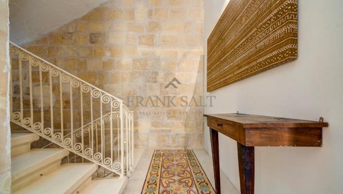 Image No.17-2 Bed Townhouse for sale