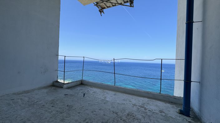 Image No.40-2 Bed Property for sale