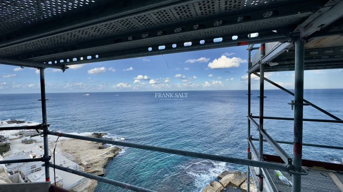 Image No.9-2 Bed Property for sale