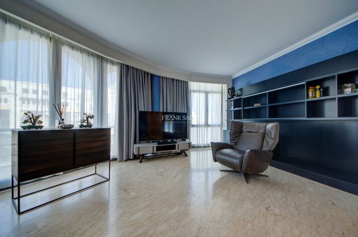 Image No.16-3 Bed Property for sale