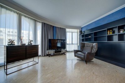 7d8a0401-269b-43d2-9821-3c4bd86ea4a1