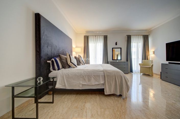 Image No.18-3 Bed Property for sale