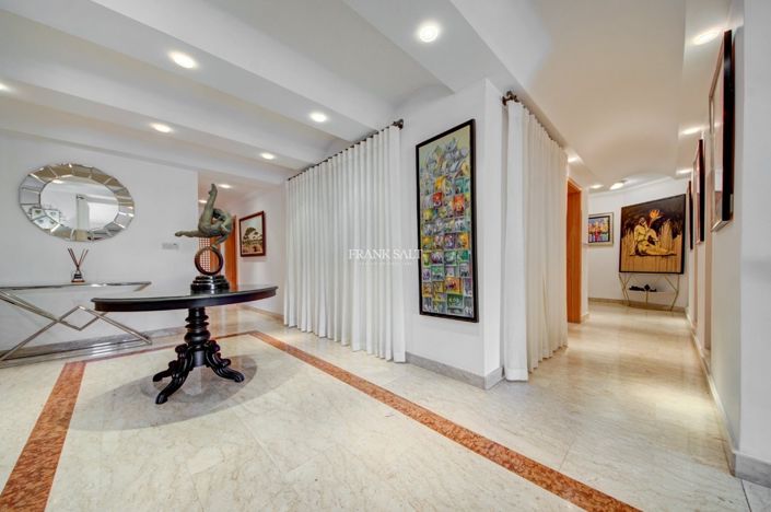 Image No.20-3 Bed Property for sale