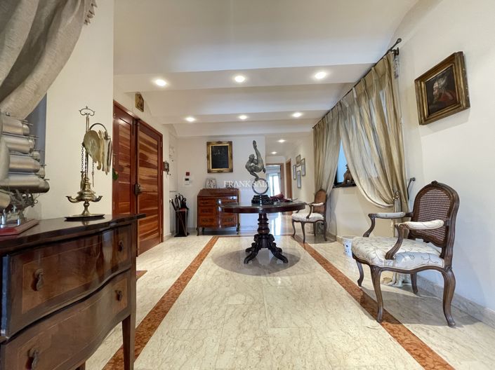 Image No.51-3 Bed Property for sale