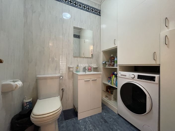 Image No.54-3 Bed Property for sale