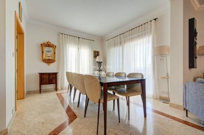 e8c1a1b8-011e-4627-8da4-e181a2336a2f