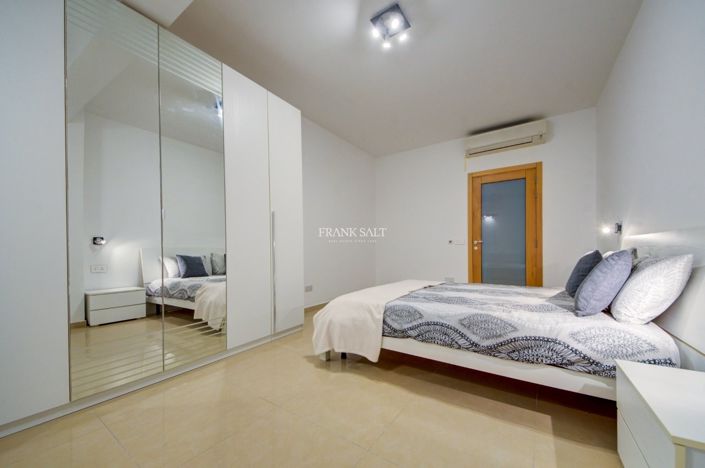 Image No.14-3 Bed Property for sale