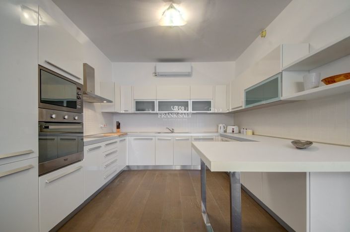 Image No.15-3 Bed Property for sale