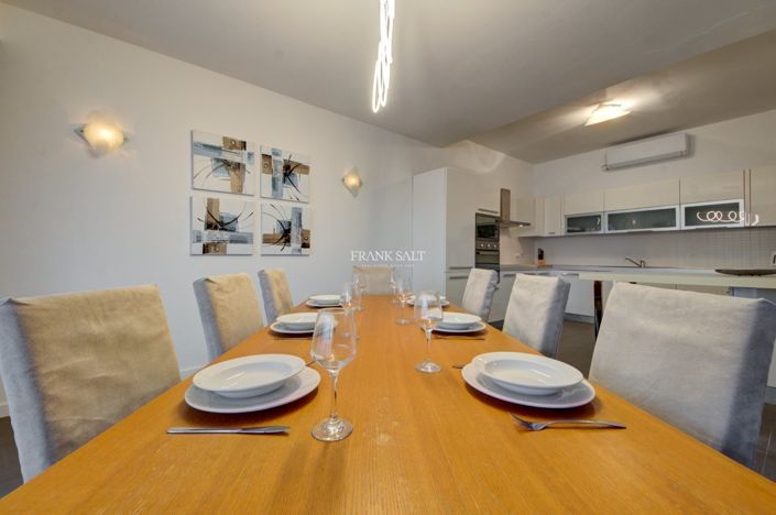 Image No.19-3 Bed Property for sale