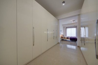 8f9f94b1-6bb5-42c7-a5f8-7767a38a03fb