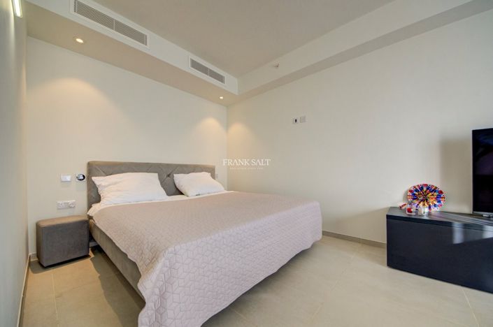 Image No.12-1 Bed Property for sale