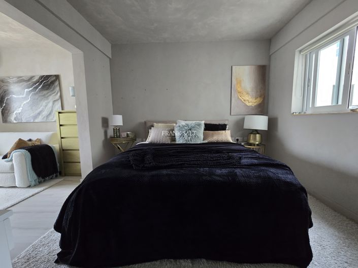 Image No.6-3 Bed Property for sale