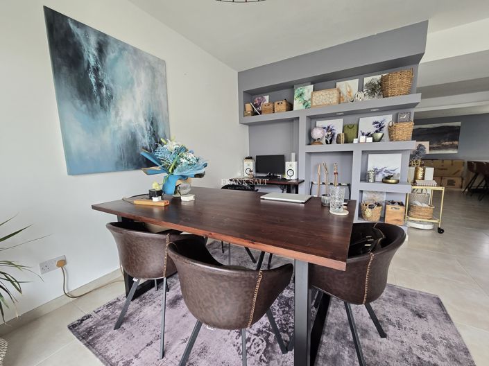 Image No.10-3 Bed Property for sale